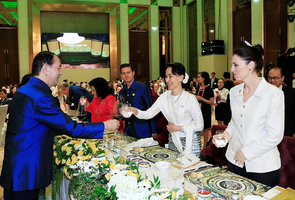 President Tran Dai Quang and Myanmar State Counsellor and Foreign Minister Aung San Suu Kyi at the event (Source: VNA)