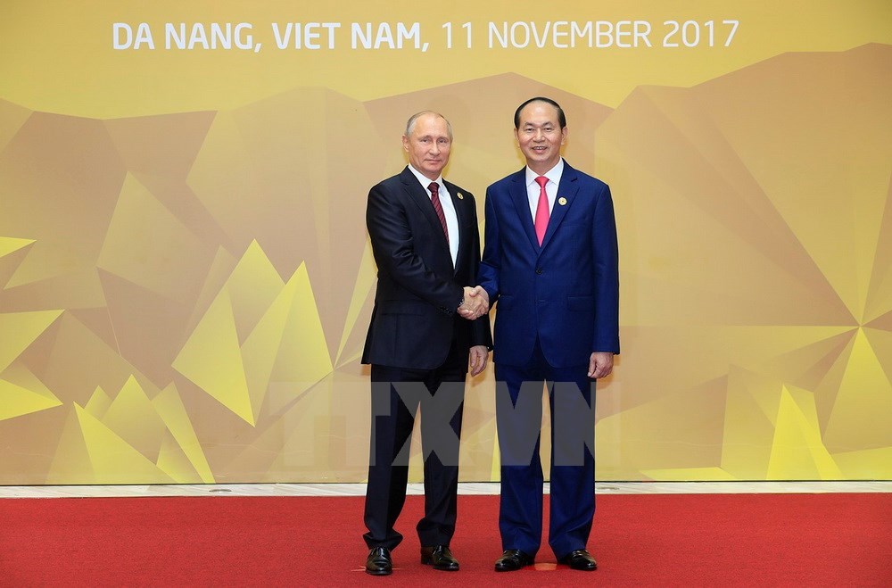 Chủ tịch nước Trần Đại Quang, Chủ tịch Hội nghị Cấp cao APEC lần thứ 25 đón Tổng thống Nga Vladimir Putin đến dự Hội nghị các Nhà lãnh đạo Kinh tế APEC lần thứ 25, sáng 11/11. (Ảnh: TTXVN)