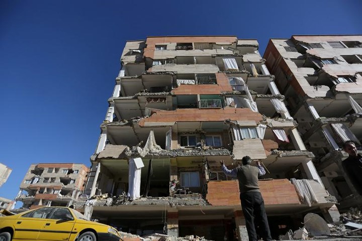 Khu nhà bị hư hại do động đất ở hạt Sarpol-e Zahab, Kermanshah, Iran. Trận động đất xảy ra ở vùng biên giới Iran-Iraq vào ngày 12/11.