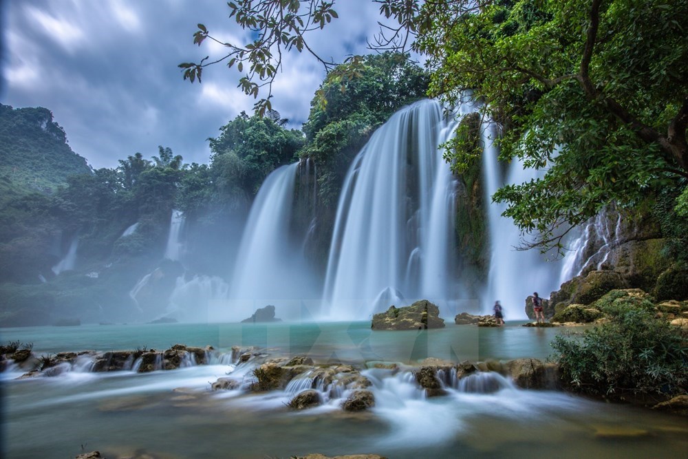 Ban Gioc Waterfall is 53 metres high and 300 metres wide. It has three levels with many smaller waterfalls (Photo: VNA)