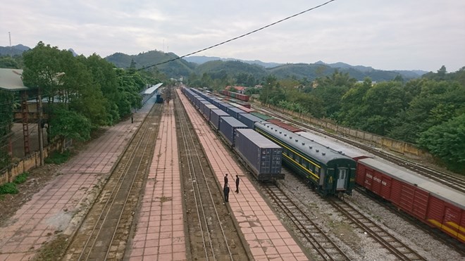 Đoàn tàu chuyên container đầu tiên kết nối giữa Đường sắt Việt Nam và Đường sắt Trung Quốc. (Ảnh: VNR cung cấp)