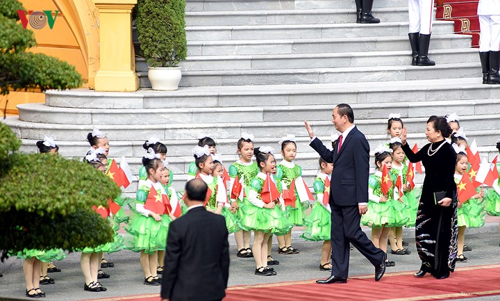 Chủ tịch nước Trần Đại Quang và Phu nhân chủ trì lễ đón Tổng thống Ba Lan và Phu nhân.