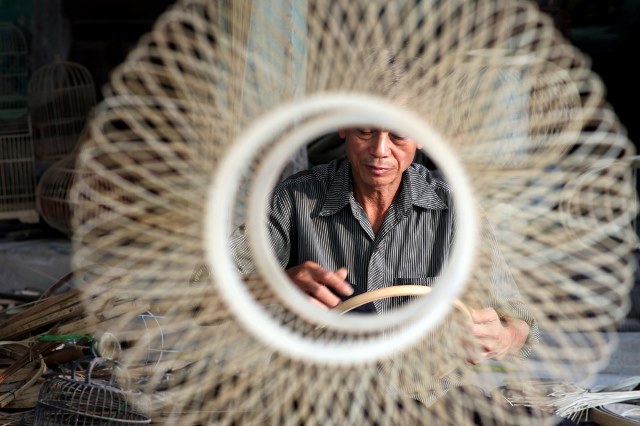 The portrait of a worker (Photo: Le Bich from Hanoi)