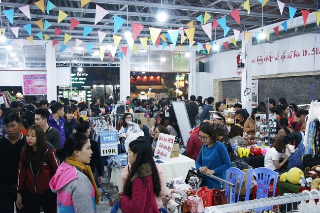 Chợ phiên Hòa Khánh – góc HongKong: Phiên chợ đầu tiên đã khép lại