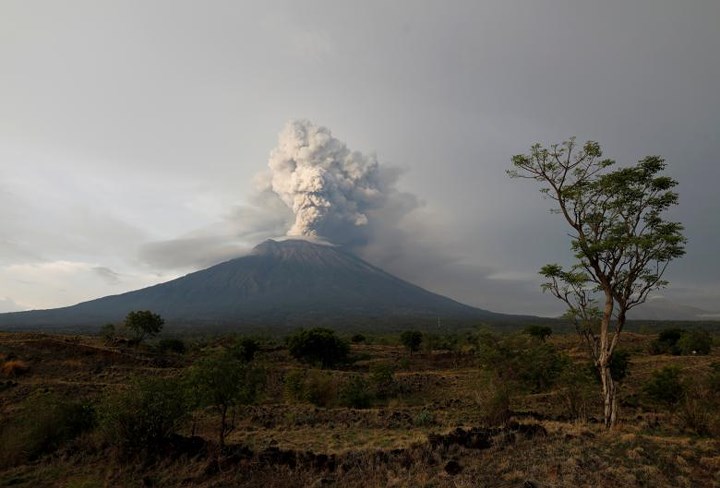 Tiến sỹ Krippner cũng cho rằng tình hình “có thể tồi tệ hơn rất nhiều” và người dân quanh khu vực Agung có thể “không kịp trở tay” nếu núi lửa này thực sự phun trào dữ dội.