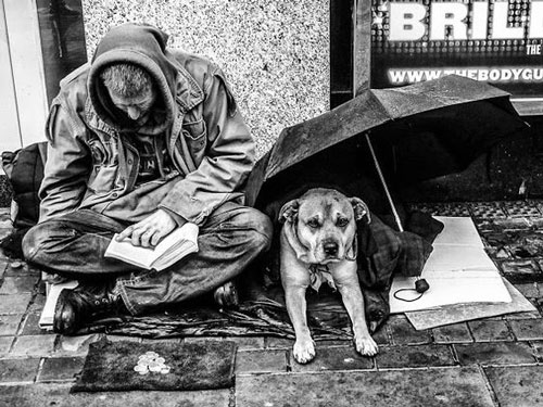 Một người vô gia cư ở Anh.