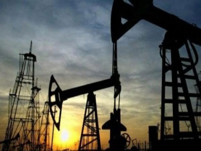 OPEC muốn tăng giá dầu, Mỹ muốn kéo xuống.