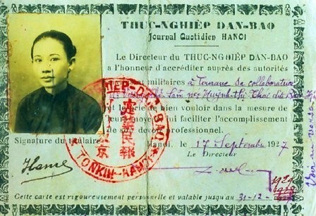 Thẻ Thực nghiệp Dân báo ghi tên thật của bà, Huỳnh Thị Thái. Ảnh tư liệu của soạn giả Trương Duy Hy.