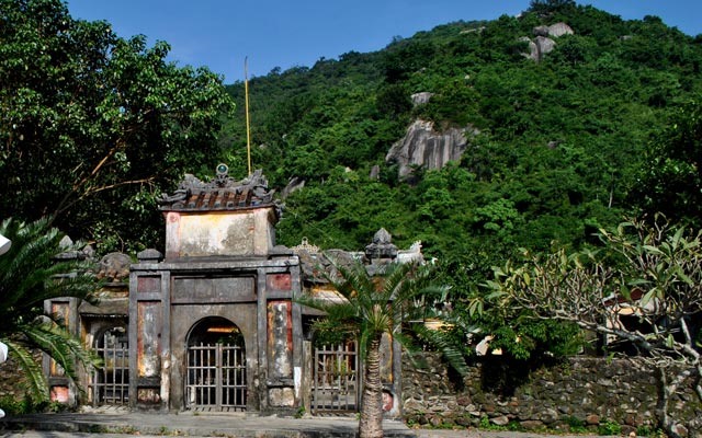 Centuries old: Hải Tạng Pagoda on Chàm Island. VNS File Photo. Read more at http://vietnamnews.vn/travel/travellers-notes/419415/cham-island-a-top-drawcard.html#H9ewhDtI2oS56jDw.99