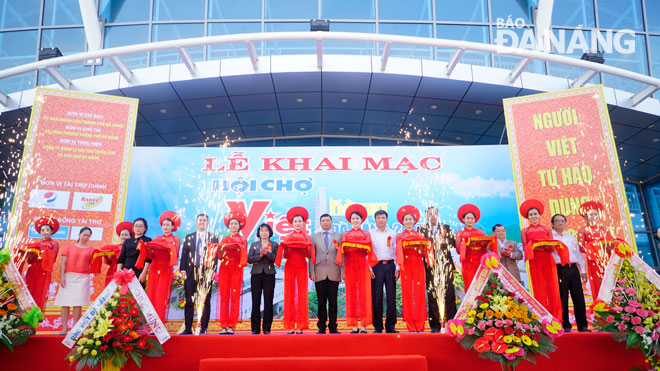 A view of the fair’s opening ceremony