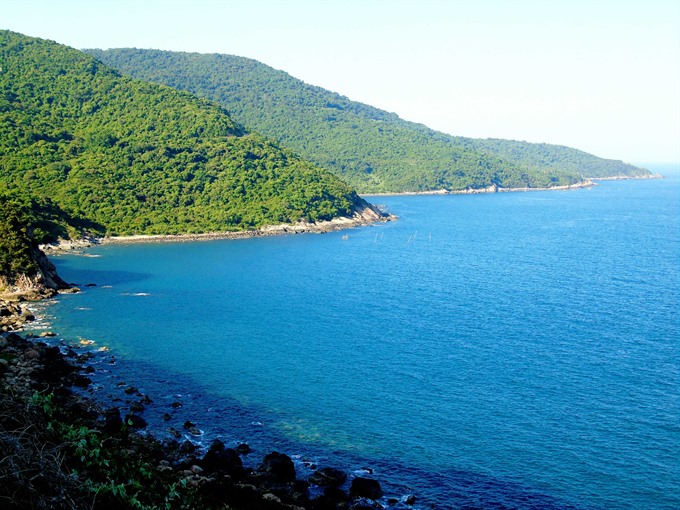 Beauty: A corner of Sơn Trà peninsula. — VNS Photo Lê Phước Chín Read more at http://vietnamnews.vn/life-style/419630/photos-protect-son-tra-nature.html#Ksq07w8P6h331VTk.99