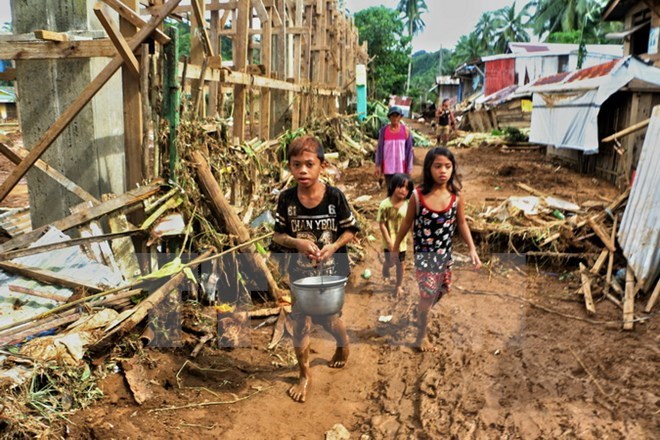 Typhoon Kai-Tak swept through the central Philippines on December 16 (Photo: AFP/VNA)