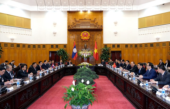 Thủ tướng Nguyễn Xuân Phúc khẳng định, Chính phủ Việt Nam sẽ tiếp tục làm hết sức mình, phối hợp chặt chẽ với Chính phủ Lào, tích cực triển khai thực hiện các Tuyên bố chung Việt Nam - Lào, Thỏa thuận giữa lãnh đạo cấp cao hai nước và các hiệp định, thỏa thuận hợp tác giữa hai Chính phủ cũng như các chương trình, kế hoạch hợp tác của hai bên.