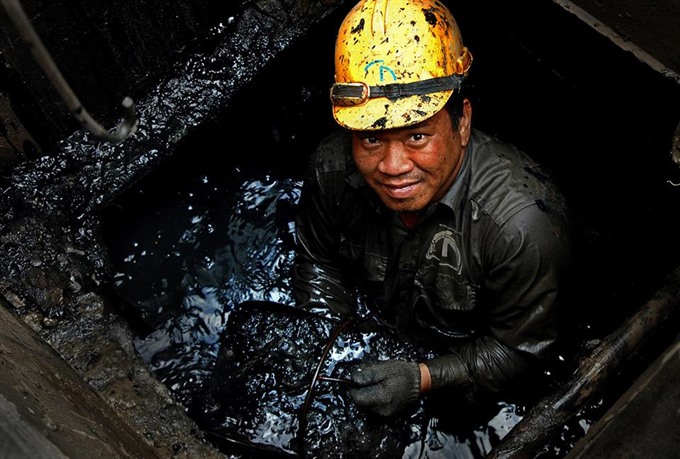 Dirty work: A portrait of an environmental worker by Nguyễn Viết Bình won third prize. Read more at http://vietnamnews.vn/life-style/419728/winners-of-environmental-photo-contest-announced.html#787qphWW1USgyEZ8.99