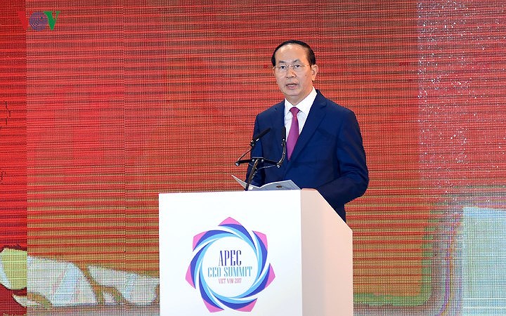 Hội nghị Thượng đỉnh doanh nghiệp CEO Summit 2017 được đánh giá là CEO Summit lớn nhất trong lịch sử APEC, là cơ hội tuyệt vời để Việt Nam mở rộng các quan hệ thương mại và đầu tư. Trong ảnh, Chủ tịch nước Trần Đại Quang phát biểu khai mạc Hội nghị. (Ảnh: Nguyễn Hùng-Trần Khánh)