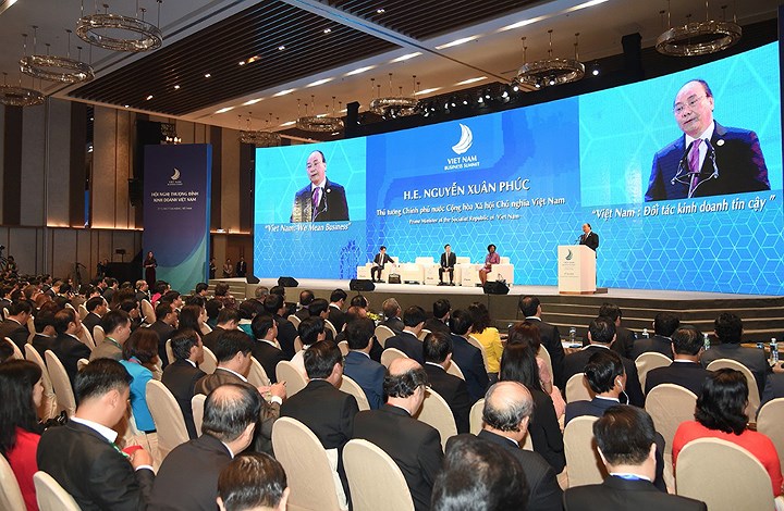 Trong khuôn khổ Tuần lễ Cấp cao APEC 2017, lần đầu tiên Việt Nam đưa ra sáng kiến tổ chức Hội nghị Thượng đỉnh kinh doanh Việt Nam (Vietnam Business Summit-VBS) với chủ đề 