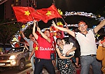 Người dân Đà Nẵng đổ ra đường mừng thành tích á quân của U23 Việt Nam