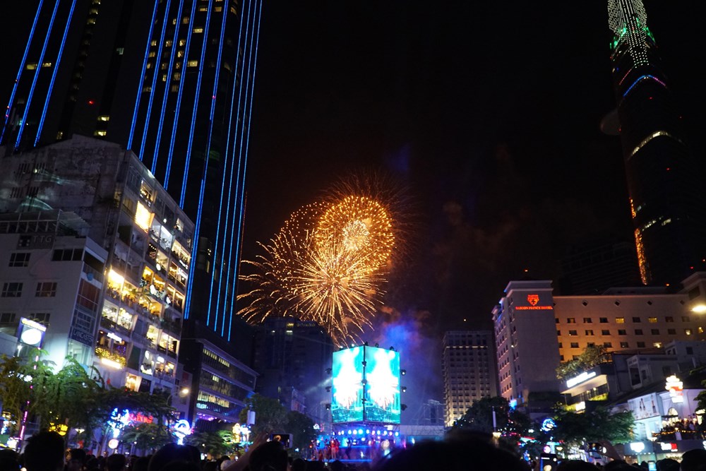 Ho Chi Minh City welcomed the New Year with a fireworks show (Source: VNA)