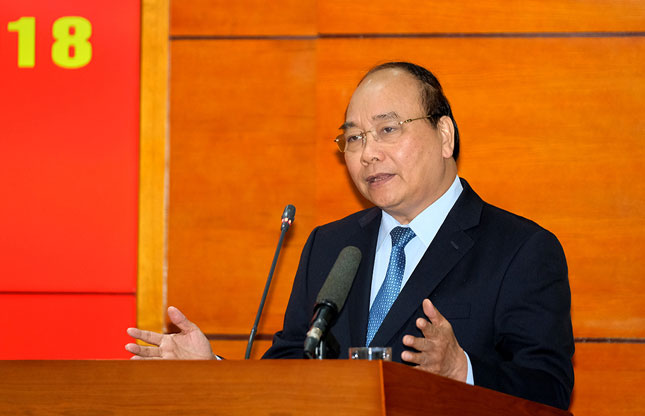 Thủ tướng Chính phủ Nguyễn Xuân Phúc phát biểu tại hội nghị trực tuyến.  Ảnh: VGP