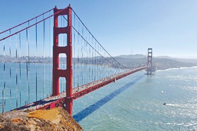 Cầu Cổng Vàng (Golden Gate Bridge) ở thành phố San Francisco là cây cầu treo dài nhất thế giới vào thời điểm xây dựng xong (năm 1937).