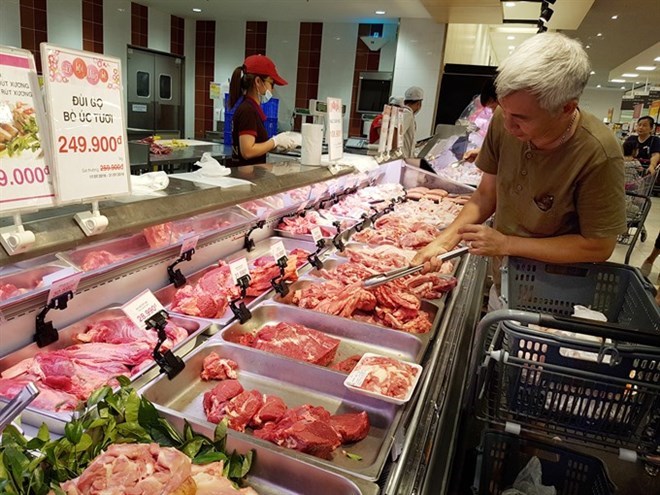 Customers shop at AEON Mall Long Bien Trading Centre in Hanoi, Vietnam (Photo: VNA)