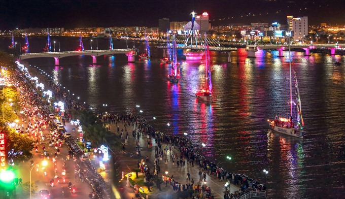 Redflections: The Hàn River in Đà Nẵng at night. The city is now developing night entertainment for tourists. — VNS Trần Lâm Read more at http://vietnamnews.vn/life-style/420650/da-nang-develops-night-vision.html#VSzXiEdFR4Ewkp64.99