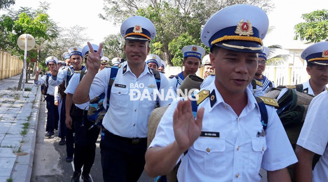 Naval officers and men are eager to take new tasks in the Truong Sa Islands (Photo: Xuan Duyen)