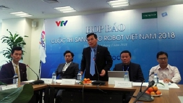  VTV Deputy General Director cum Head of the Vietnam Robocon Organising Board Dinh Dac Vinh speaks at the press conference. (Credit: NDO)