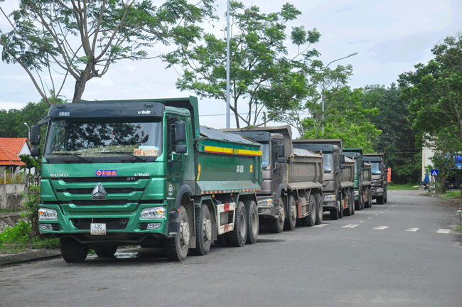 Xe tải bị công an Hòa Vang xử phạt chiều ngày 10-1