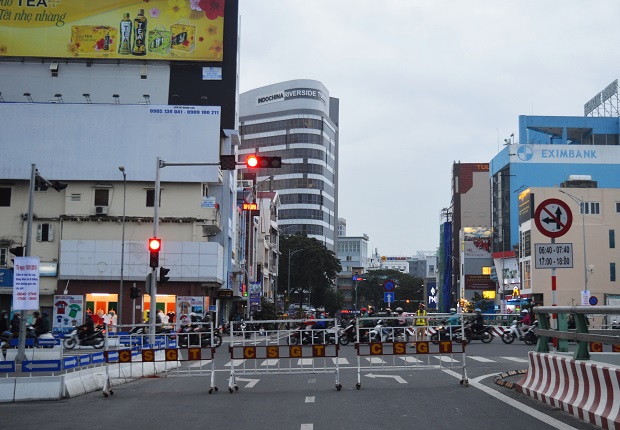 A re-arrangement of traffic at the intersection of Tran Phu and Le Duan streets