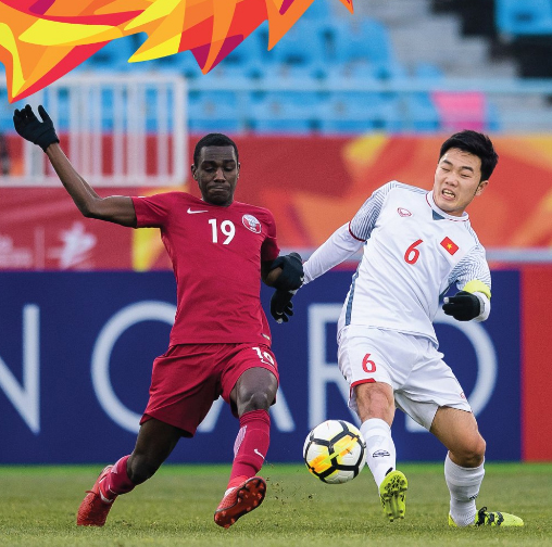  Vietnamese (in white) and Qatari players during the semifinal thriller (Photo: AFC)