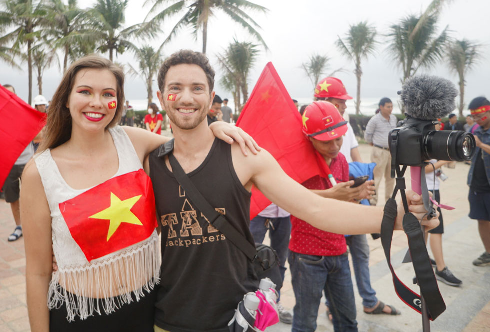 Foreigners also in support for the Vietnamese ‘warriors’