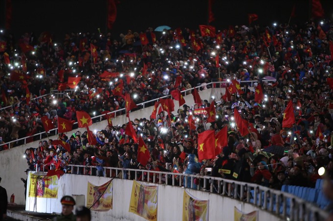 Fans fulfil Mỹ Đình Stadium in Hà Nội in a Gala to honour the national U23 team. — VNS Photo Công Đạt Read more at http://vietnamnews.vn/sports/422030/u23-squad-honoured-after-asian-championship-success.html#Lke2C221s4qifF2b.99