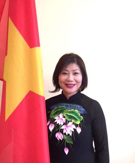 Nữ Đại sứ Hồ Đắc Minh Nguyệt.