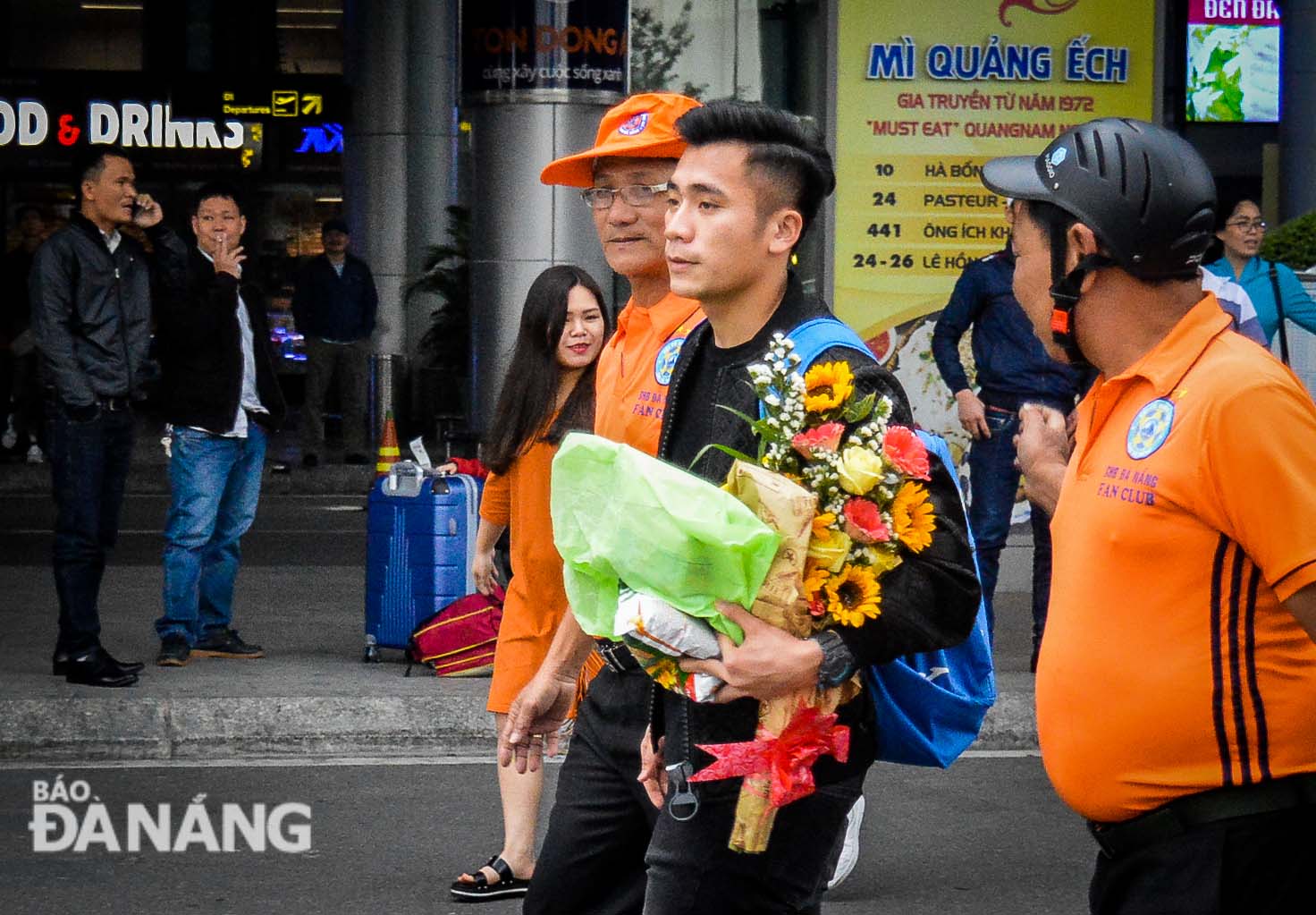  Central midfielder Dung warmly received by enthusiastic supporters…