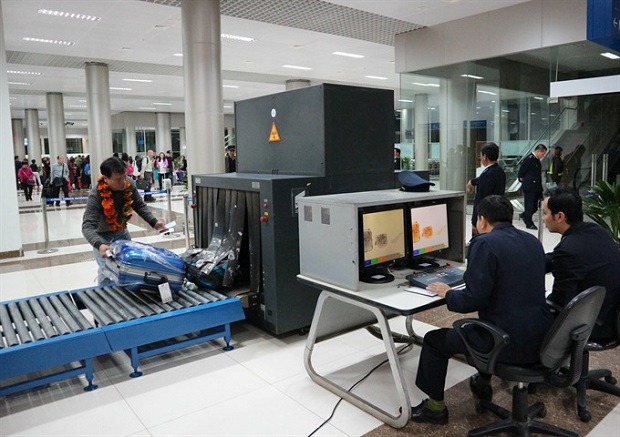 Security agents at Liên Khương Airport in southern Lâm Đồng province (Photo: VNA/VNS)