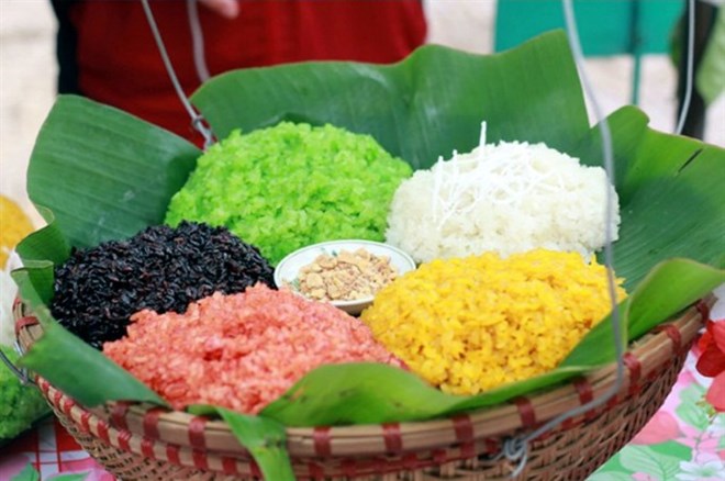 Xoi ngu sac used to be served on special occasions, but is a daily dish in the northern region now (Photo: monan9.com)