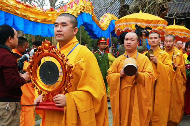 Lễ khai hội chùa Bái Đính được thực hiện theo các nghi lễ truyền thống xưa. Buổi lễ gồm hai phần: Phần lễ với các nghi thức rước kiệu, dâng hương, lễ phật... Phần hội với các nghi thức vui chơi giải trí, tham quan, vãn cảnh lễ chùa...