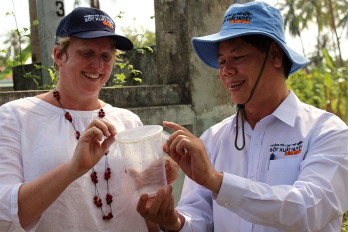 Vietnamese and Australian experts release anti-Dengue mosquitoes in Nha Trang. — VNA/VNS Photo Read more at http://vietnamnews.vn/society/423902/anti-dengue-mosquitoes-released-in-mainland-vn-for-the-first-time.html#QOFjSWOVSyOmk0IP.99