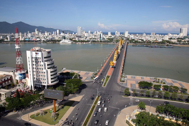 Thành phố Đà Nẵng tiếp tục phát huy lợi thế về hạ tầng đô thị để thu hút các doanh nghiệp, nhà đầu tư đến đầu tư hiệu quả những lĩnh vực thành phố ưu tiên phát triển. Ảnh: NHÂN MÙI