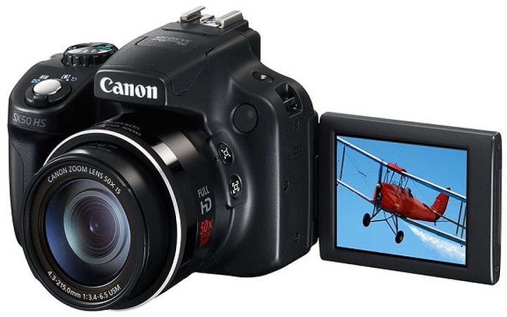 Canon Powershot SX540 là một phiên bản cập nhật của SX530 HS, với zoom quang 50x và khả năng chụp ảnh ánh sáng thấp. Nó có cảm biến 20,3 megapixel, so với cảm biến 16-megapixel của SX530 HS. Bộ xử lý DIGIC 6. ZoomPlus cho phép tăng gấp đôi khả năng zoom mà không làm giảm độ phân giải.