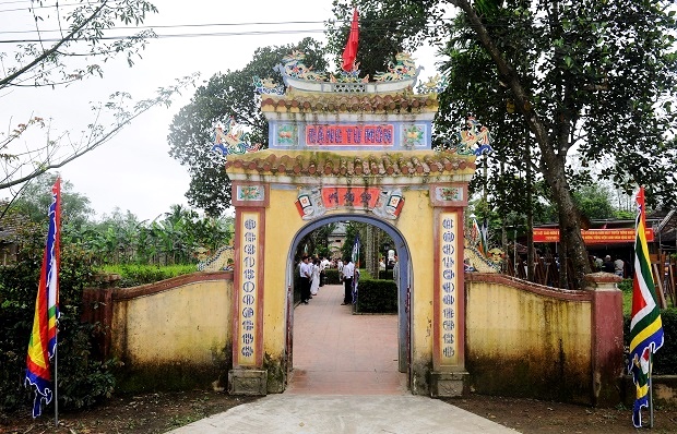 The entrance gate to the worshipping house