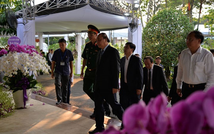 Thủ tướng Nguyễn Xuân Phúc đến viếng nguyên Thủ tướng Phan Văn Khải.  
