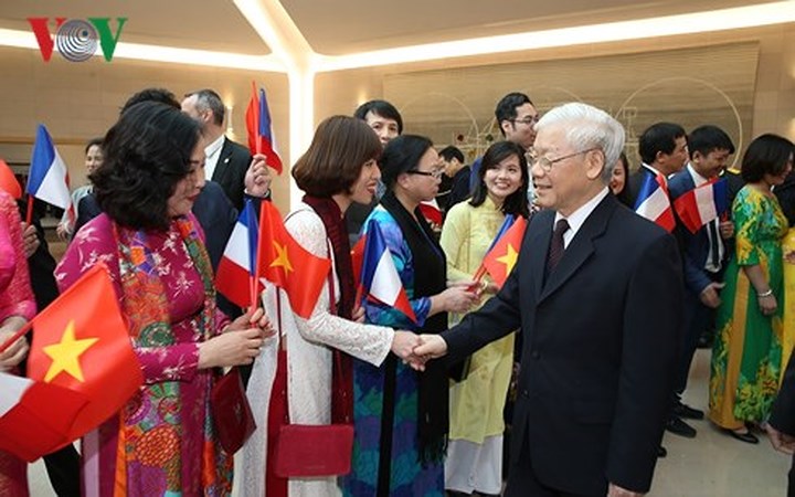 Cộng đồng người Việt chào đón Tổng Bí thư Nguyễn Phú Trọng tới thăm Pháp.