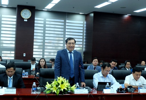 Da Nang People's Committee Chairman Huynh Duc Tho highlighting the great development potential of the local real estate market (Photo: danang.gov.vn)