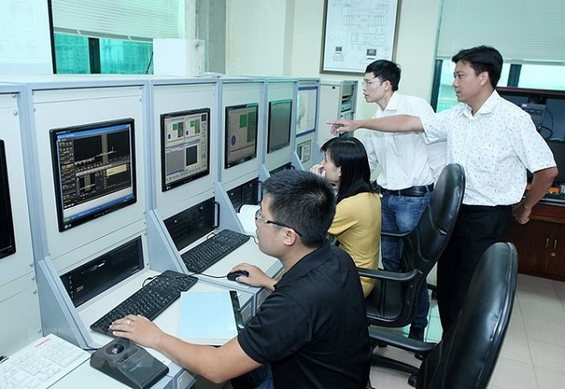 Frequency management activity of a station of the Authority of Radio Frequency Management (Photo: VNA)