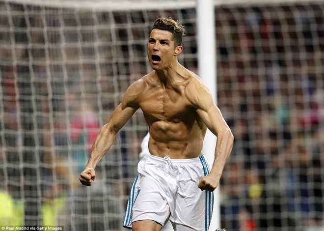 Ronaldo ghi bàn giúp Real Madrid giành vé vào bán kết.