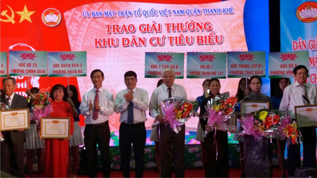 Phường Tân Chính có 2 khu dân cư được Ủy ban MTTQ Việt Nam quận Thanh Khê chọn trao giải thưởng khu dân cư tiêu biểu năm 2017.