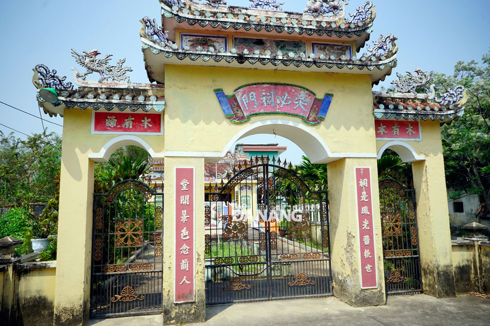  A view of the Ngo Tat Family worshipping house