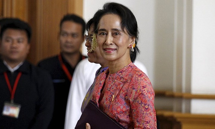 Năm 1988, bà Aung San Suu Kyi là đồng sáng lập Đảng Liên đoàn Quốc gia vì Dân chủ (NLD); năm 1988-2011,Tổng Thư ký Đảng Liên đoàn Quốc gia vì Dân chủ. (Ảnh: Reuters)